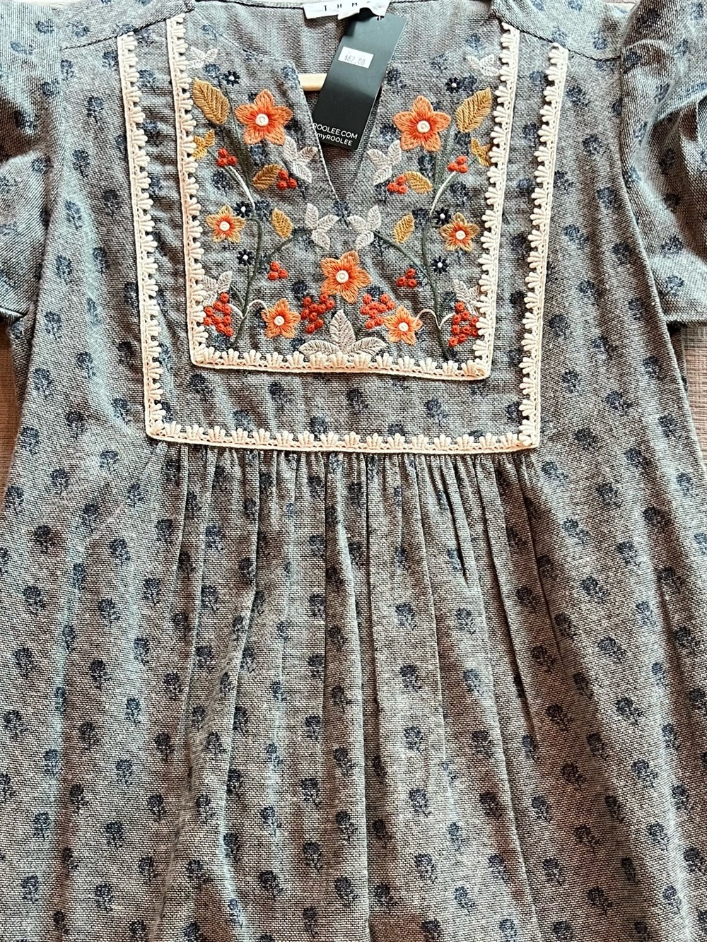 THML Floral Embroidered Mini Dress- size large -NWT - Picture 5 of 9